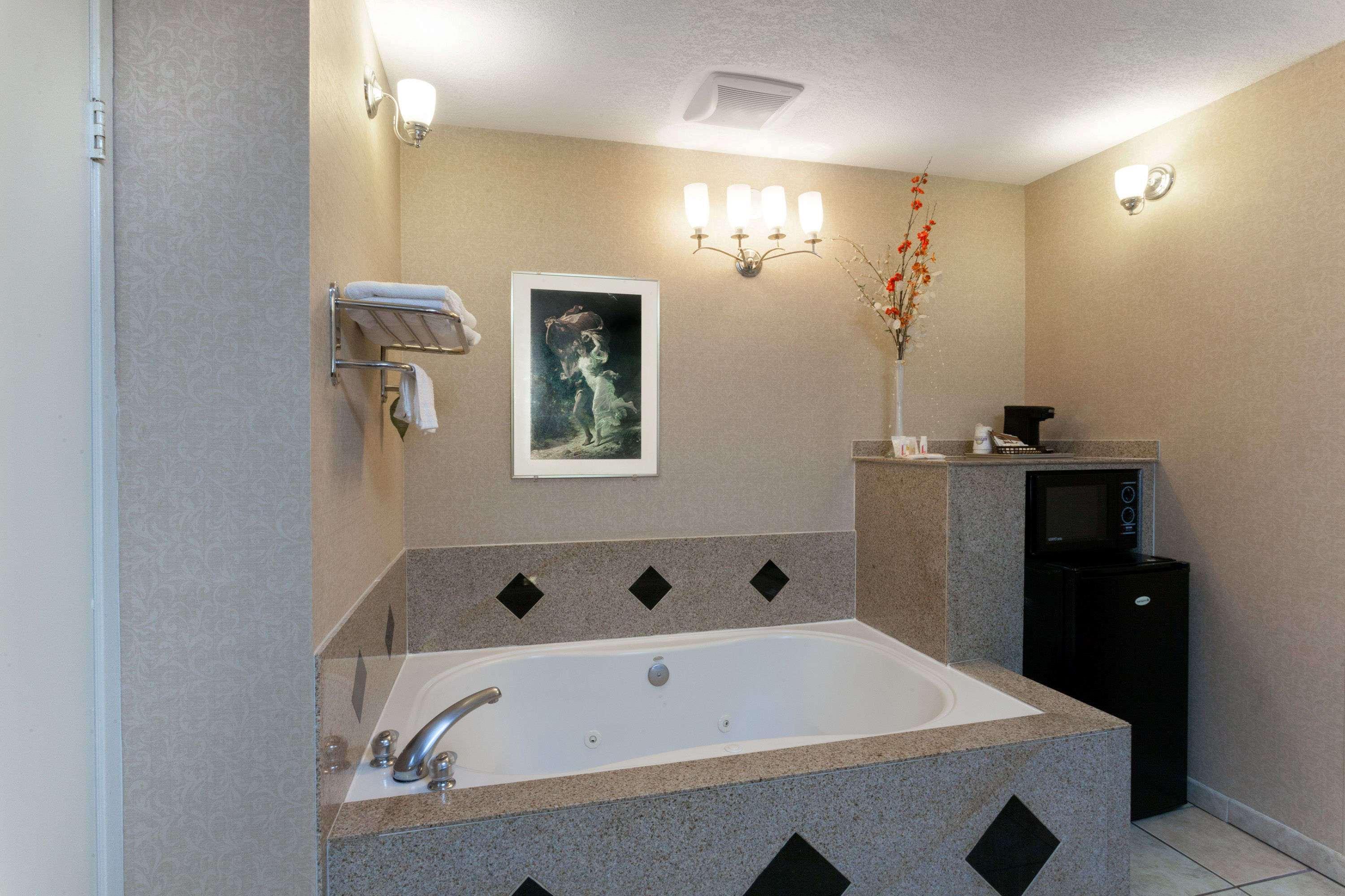Days Inn By Wyndham Alhambra Ca Екстериор снимка