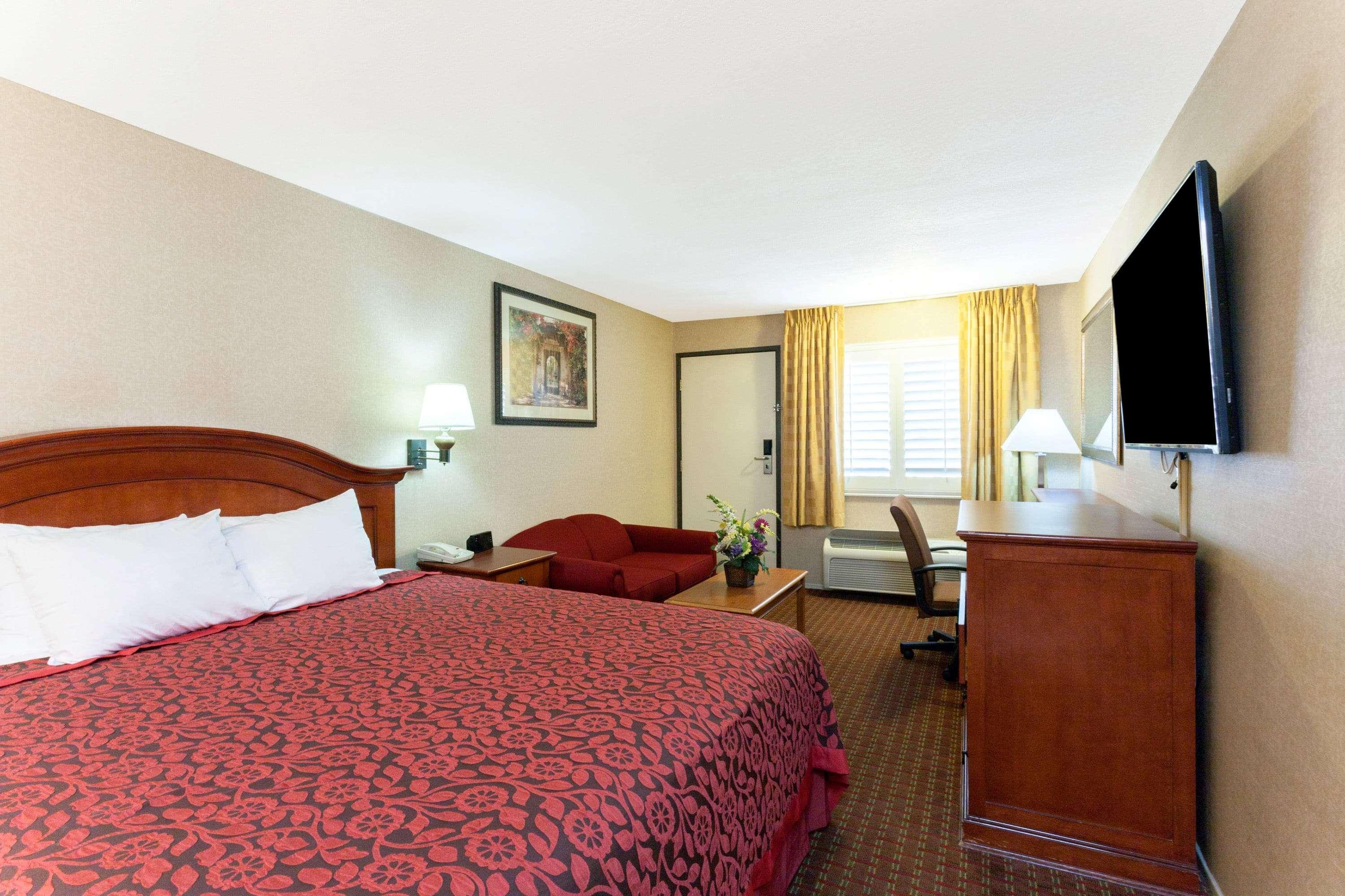 Days Inn By Wyndham Alhambra Ca Екстериор снимка